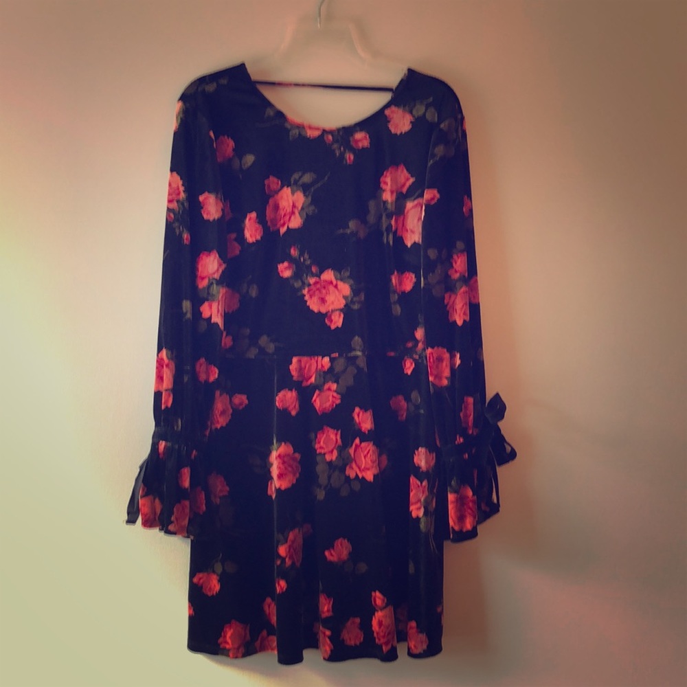 xhilaration Long-Sleeve Velvet Dress in Floral